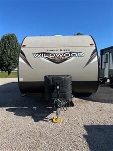 2018 FOREST RIVER WILDWOOD 201BHXL   - Photo 3 - Knightdale, NC 27545