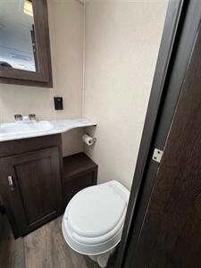 2018 FOREST RIVER WILDWOOD 201BHXL   - Photo 21 - Knightdale, NC 27545