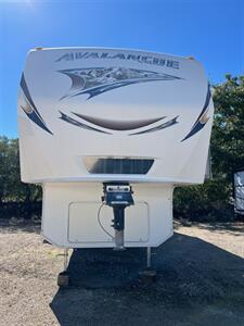 2012 KEYSTONE AVALANCHE 320RK   - Photo 22 - Knightdale, NC 27545