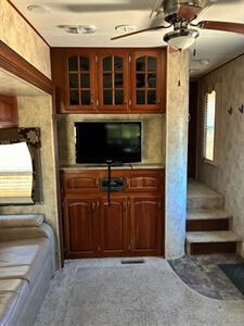 2012 KEYSTONE AVALANCHE 320RK   - Photo 9 - Knightdale, NC 27545