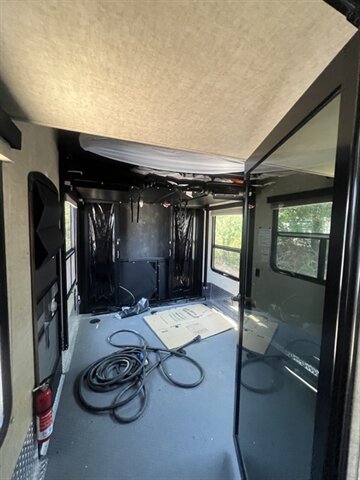 2016 KEYSTONE FUZION CHROME TOY HAULER SERIES M-422 - Photo 11 - Knightdale, NC 27545