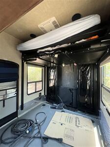 2016 KEYSTONE FUZION CHROME TOY HAULER SERIES M-422 - Photo 14 - Knightdale, NC 27545
