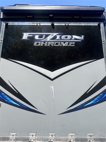 2016 KEYSTONE FUZION CHROME TOY HAULER SERIES M-422 - Photo 5 - Knightdale, NC 27545