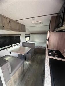 2025 SUNSET PARK SUNLITE 19BHLTD   - Photo 17 - Knightdale, NC 27545