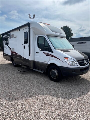 2014 Itasca NAVION IQ MBS 24V  
