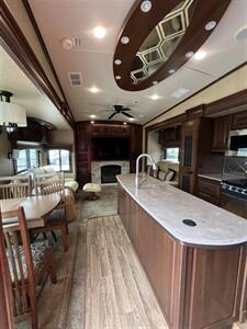 2014 Jayco PINNACLE 31 RETS   - Photo 3 - Knightdale, NC 27545