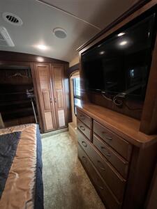 2014 Jayco PINNACLE 31 RETS   - Photo 23 - Knightdale, NC 27545