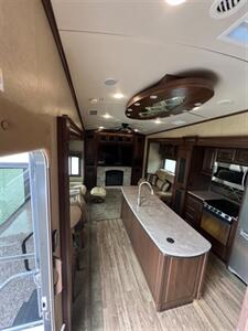 2014 Jayco PINNACLE 31 RETS   - Photo 19 - Knightdale, NC 27545