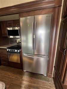 2014 Jayco PINNACLE 31 RETS   - Photo 12 - Knightdale, NC 27545