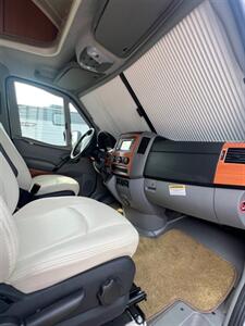 2014 ITASCA NAVION IQ MBS SERIES 24V   - Photo 12 - Knightdale, NC 27545