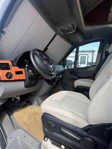 2014 ITASCA NAVION IQ MBS SERIES 24V   - Photo 13 - Knightdale, NC 27545