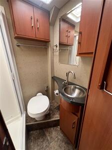2014 ITASCA NAVION IQ MBS SERIES 24V   - Photo 27 - Knightdale, NC 27545