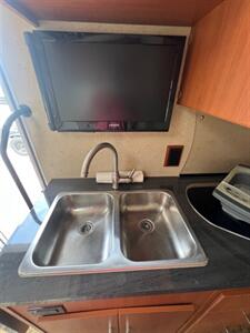 2014 ITASCA NAVION IQ MBS SERIES 24V   - Photo 38 - Knightdale, NC 27545
