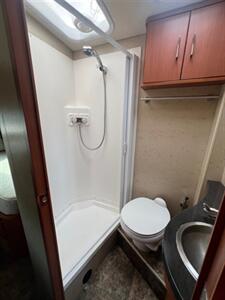2014 ITASCA NAVION IQ MBS SERIES 24V   - Photo 28 - Knightdale, NC 27545