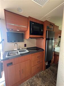 2014 ITASCA NAVION IQ MBS SERIES 24V   - Photo 17 - Knightdale, NC 27545