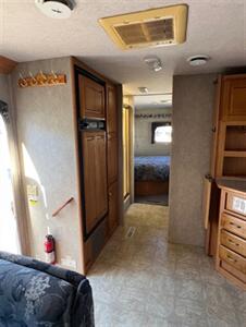 2005 JAYCO GREYHAWK 30GS   - Photo 26 - Knightdale, NC 27545