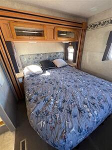 2005 JAYCO GREYHAWK 30GS   - Photo 8 - Knightdale, NC 27545