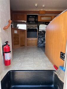 2005 JAYCO GREYHAWK 30GS   - Photo 18 - Knightdale, NC 27545
