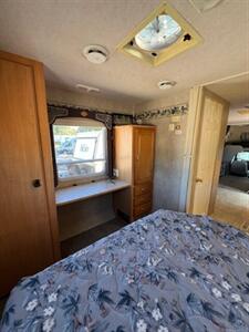 2005 JAYCO GREYHAWK 30GS   - Photo 10 - Knightdale, NC 27545