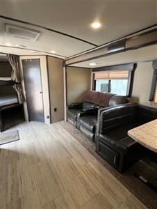 2018 GRAND DESIGN IMAGINE 2800 BH   - Photo 22 - Knightdale, NC 27545