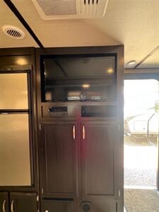 2018 GRAND DESIGN IMAGINE 2800 BH   - Photo 11 - Knightdale, NC 27545
