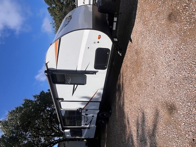 2022 Forest River WILDWOOD PLATINUM FSX 26RTX - Photo 18 - Knightdale, NC 27545