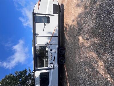 2022 Forest River WILDWOOD PLATINUM FSX 26RTX - Photo 17 - Knightdale, NC 27545