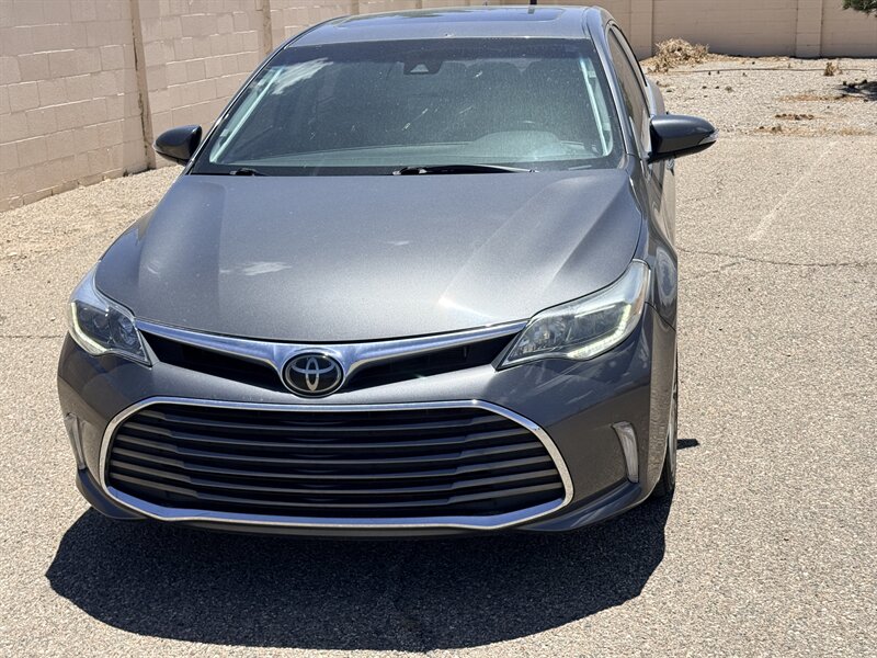 2018 Toyota Avalon Limited's photo
