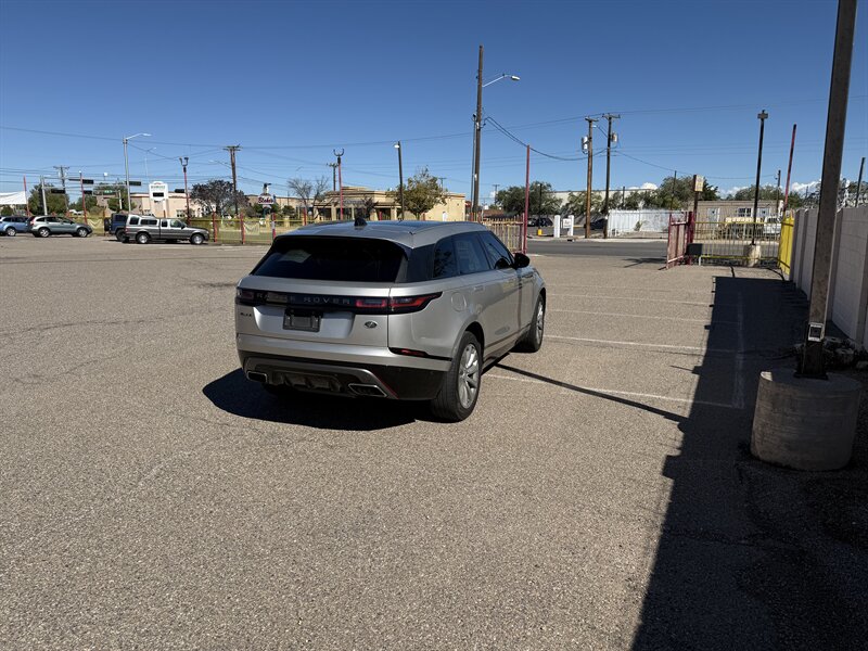 2018 Land Rover Range Rover Velar R-Dynamic SE photo 4