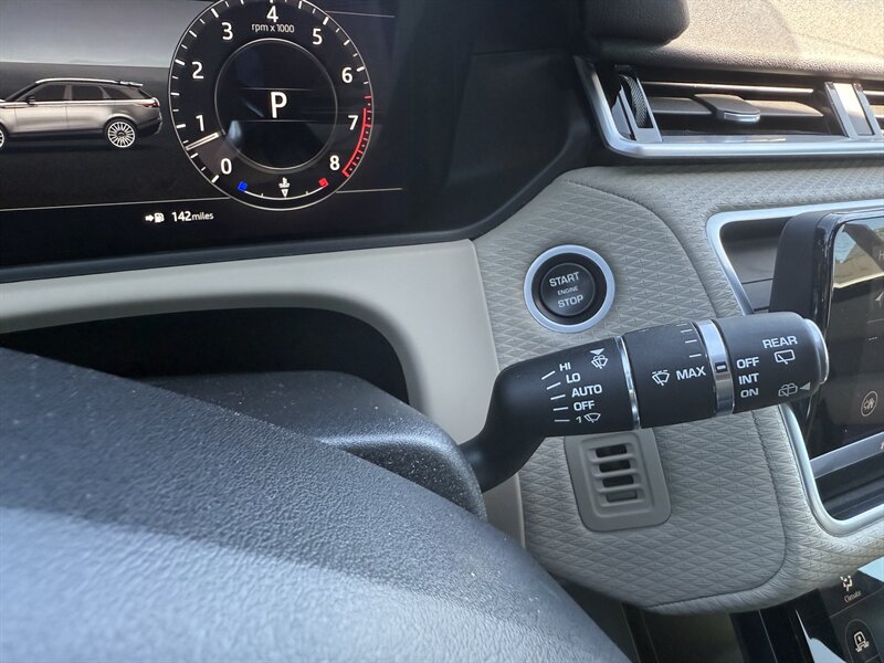 2018 Land Rover Range Rover Velar R-Dynamic SE photo 30