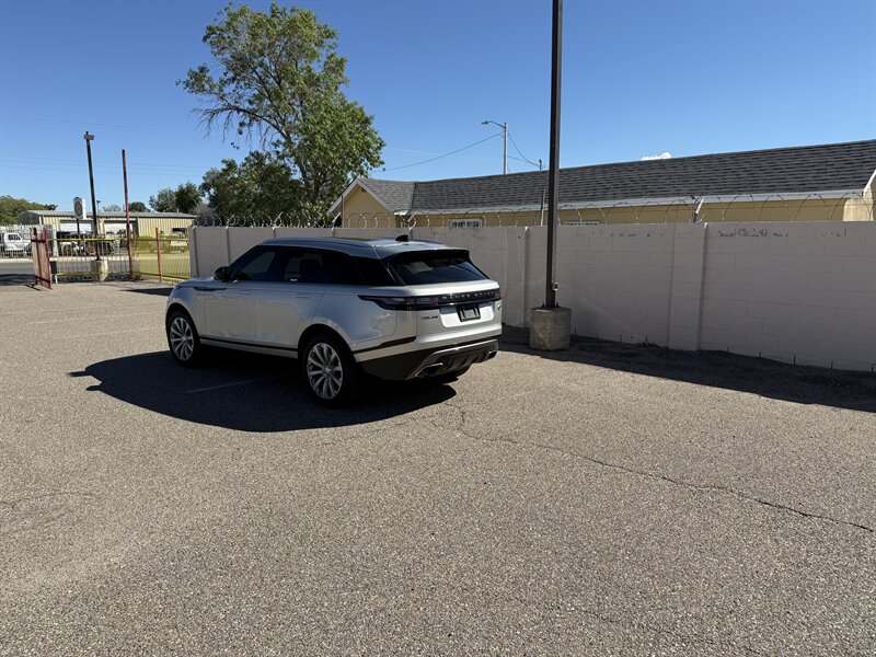 2018 Land Rover Range Rover Velar R-Dynamic SE photo 2
