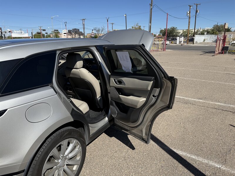 2018 Land Rover Range Rover Velar R-Dynamic SE photo 13