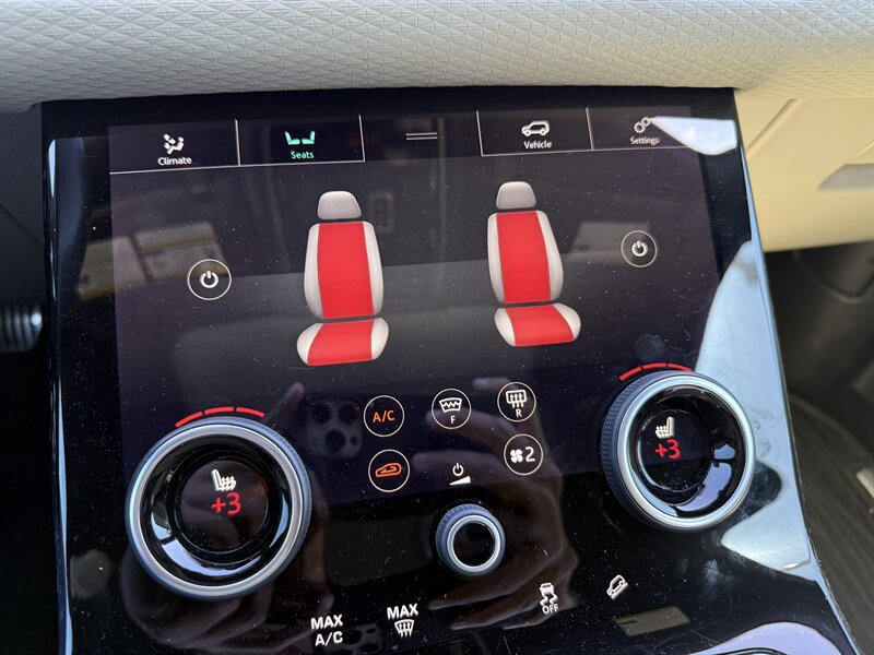 2018 Land Rover Range Rover Velar R-Dynamic SE photo 39
