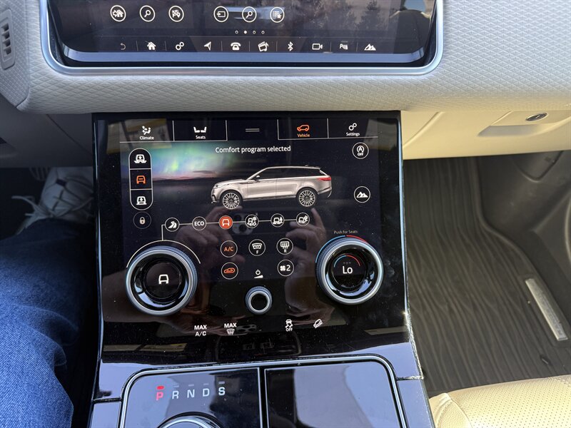 2018 Land Rover Range Rover Velar R-Dynamic SE photo 35
