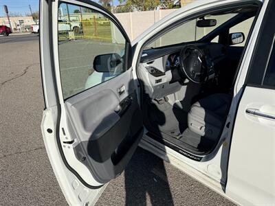 2015 Toyota Sienna XLE Premium 7-Passenger - Photo 10 - Albuquerque, NM 87107