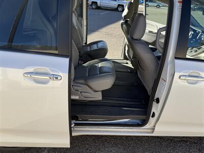2015 Toyota Sienna XLE Premium 7-Passenger - Photo 13 - Albuquerque, NM 87107