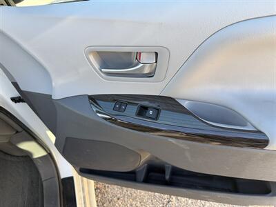 2015 Toyota Sienna XLE Premium 7-Passenger - Photo 14 - Albuquerque, NM 87107