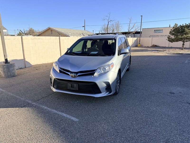 2020 Toyota Sienna LE