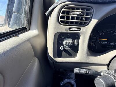 2000 Chevrolet S-10 - Photo 15 - Albuquerque, NM 87107