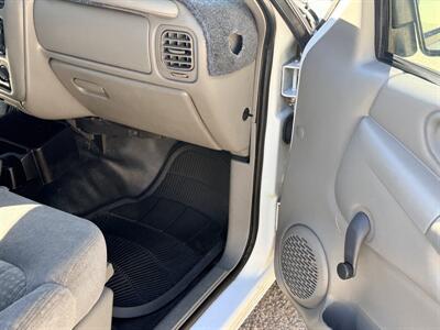 2000 Chevrolet S-10 - Photo 11 - Albuquerque, NM 87107