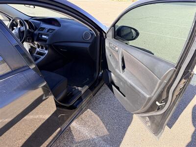 2011 Mazda Mazda3 i Sport   - Photo 12 - Albuquerque, NM 87107