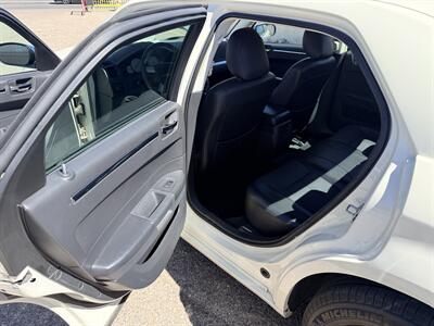 2010 Chrysler 300 Series Touring   - Photo 12 - Albuquerque, NM 87107