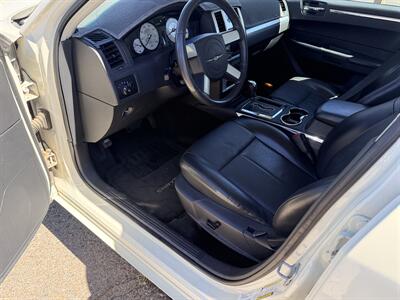 2010 Chrysler 300 Series Touring   - Photo 11 - Albuquerque, NM 87107