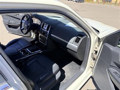2010 Chrysler 300 Series Touring   - Photo 15 - Albuquerque, NM 87107