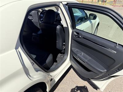 2010 Chrysler 300 Series Touring   - Photo 14 - Albuquerque, NM 87107