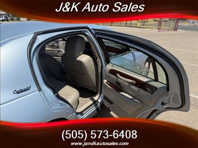 2011 Lincoln Town Car Signature Limited   - Photo 43 - Albuquerque, NM 87107