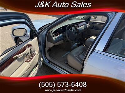 2011 Lincoln Town Car Signature Limited   - Photo 9 - Albuquerque, NM 87107
