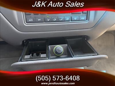 2011 Lincoln Town Car Signature Limited   - Photo 10 - Albuquerque, NM 87107