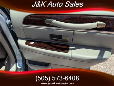 2011 Lincoln Town Car Signature Limited   - Photo 28 - Albuquerque, NM 87107