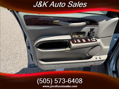 2011 Lincoln Town Car Signature Limited   - Photo 26 - Albuquerque, NM 87107